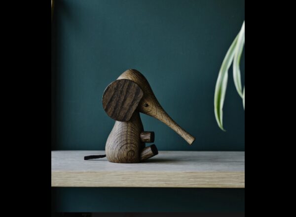 Elefant i røget eg, 11cm