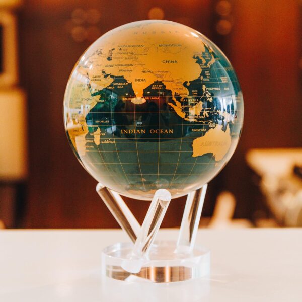 Moving Globe Green-Gold - Medium