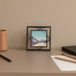 Umbra Prisma billedramme – sort stål/glass “floating” effekt