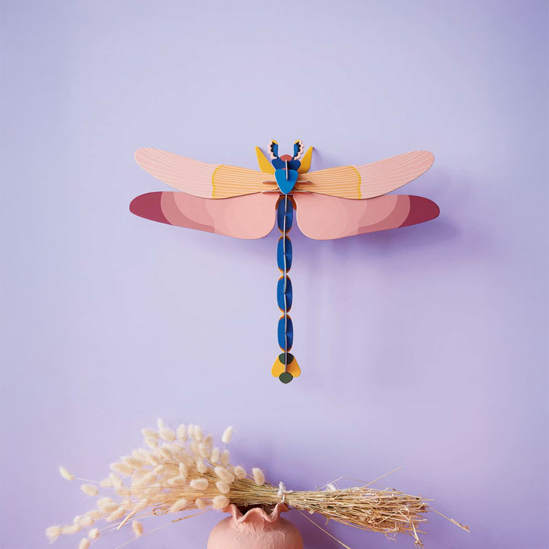 Studio Roof Pink Dragonfly – 3D vægdekoration (47 x 8 x 36 cm)