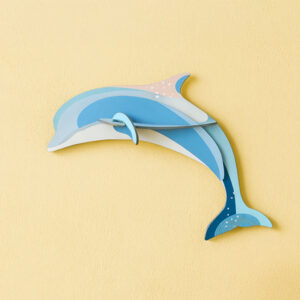 Delfin Mini vægdekoration – 3D papirkartonfigur fra Studio Roof