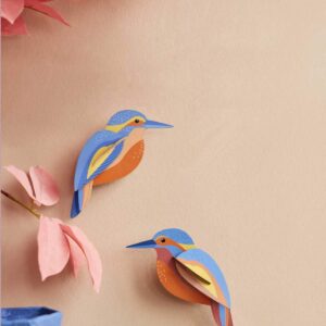 Kingfishers vægdekoration – 3D papirfugle fra Studio Roof – 2 stk. fugle i 3D