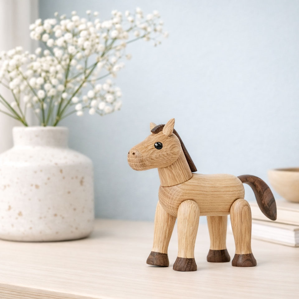 Hest Lille Comet træfigur fra Spring Copenhagen – nordisk design i træ