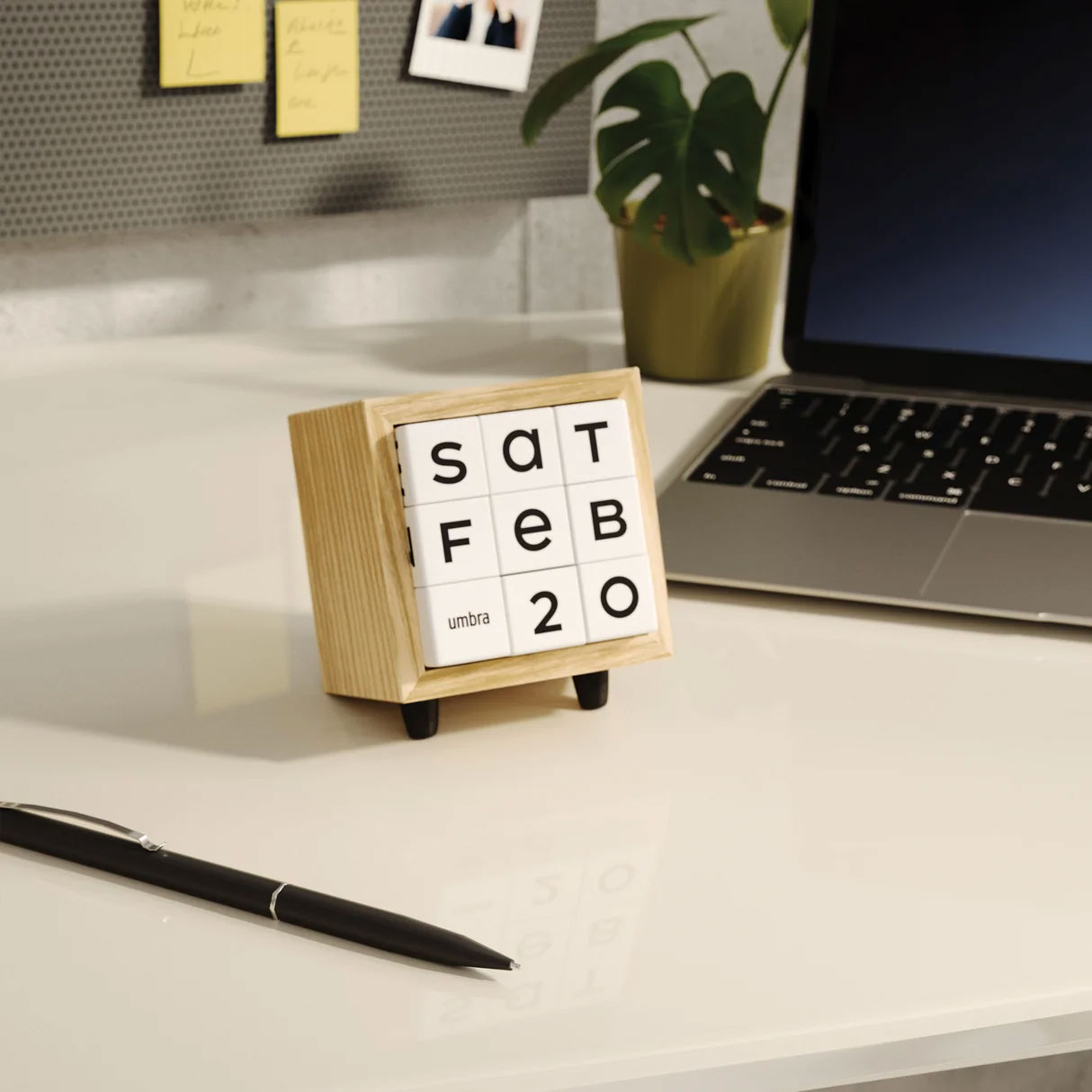 Umbra Play Date kalender – evighedskalender i naturtræ - Billede 3